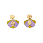Charger l’image dans la galerie Boucles d’oreilles en cuir fait main en  forme de papillon stylisée, jaune, doré serpent, violet, artisanat français.
