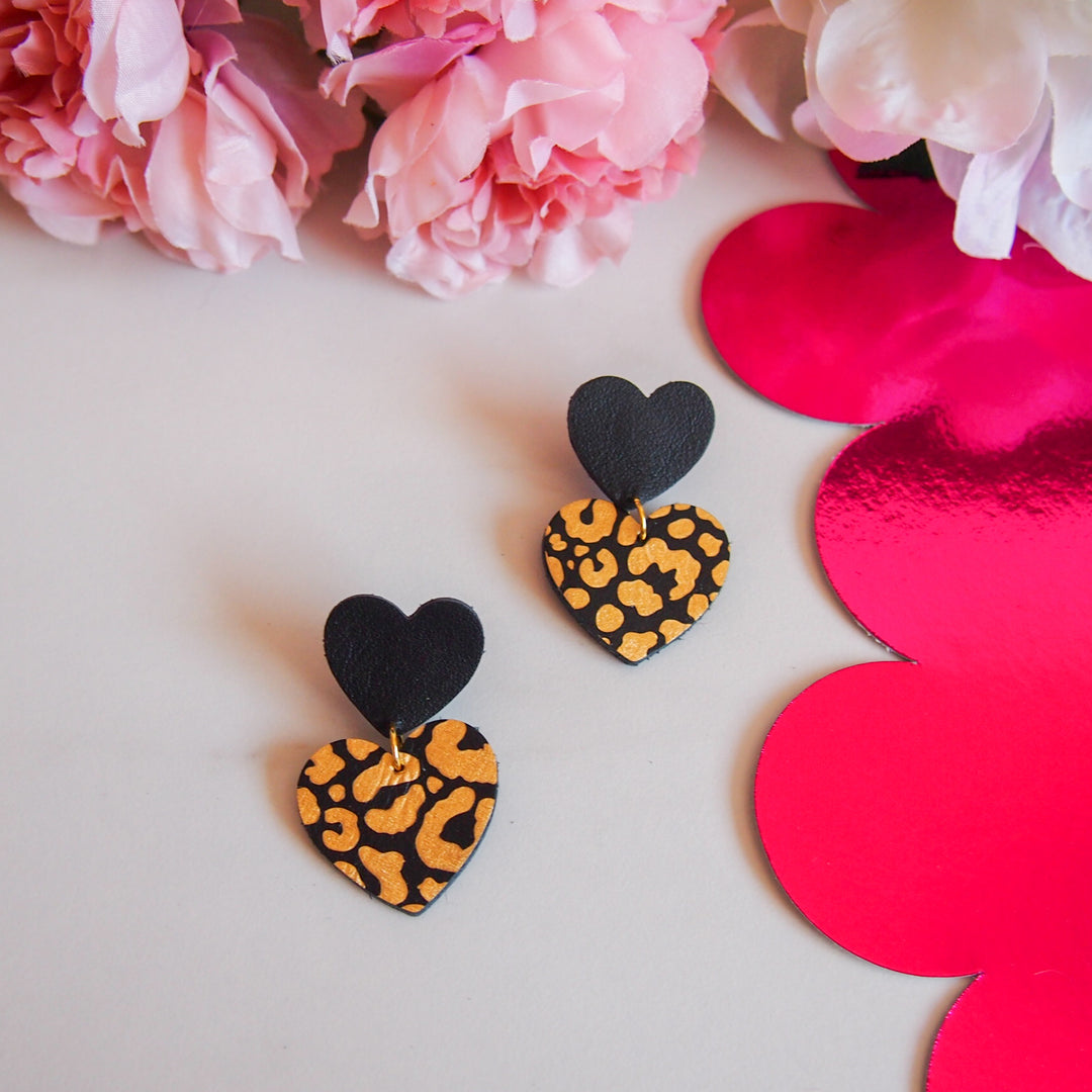 Boucles d'oreilles en cuir coeur léopard