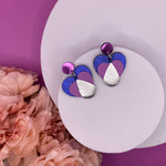 Charger l’image dans la galerie Boucles d&#39;oreilles en cuir coeur pétales bleu &amp; violet
