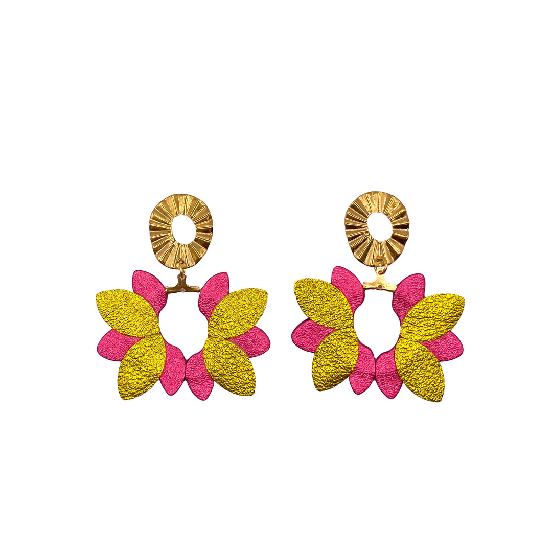 Boucles d’oreilles en cuir fait main en forme de big flower, fleurs, or, rose, jaune, artisanat français.