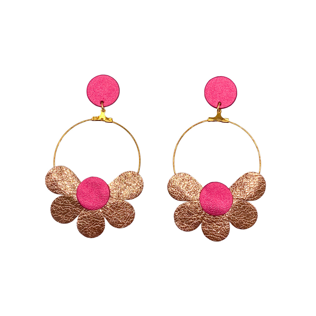 Boucles d’oreilles en cuir fait main en forme marguerite fleurs, ambre, rose, artisanat français.