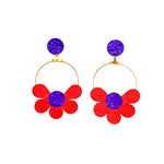 Charger l’image dans la galerie Boucles d’oreilles en cuir fait main en forme marguerite fleurs, rouge, violet, artisanat français.
