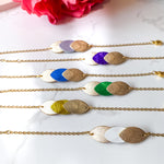 Charger l’image dans la galerie Bracelets en cuir pailleté doré, multicolore, fait main. Artisanat. vert, violet, bleu, jaune, blanc.
