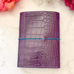 Charger l’image dans la galerie Carnet en cuir rechargeable • croco violet