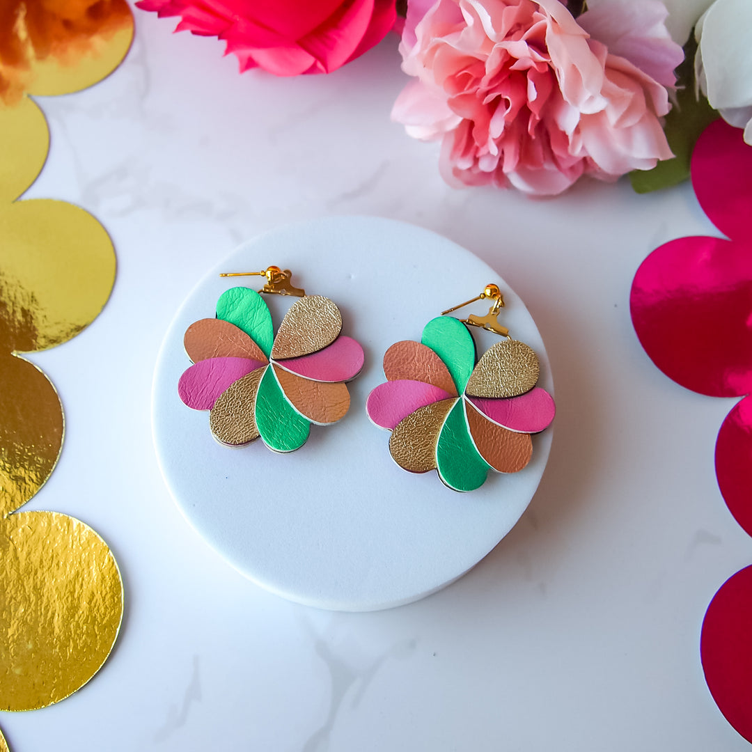 Boucles d’oreilles en cuir créoles pétales 8 coloris