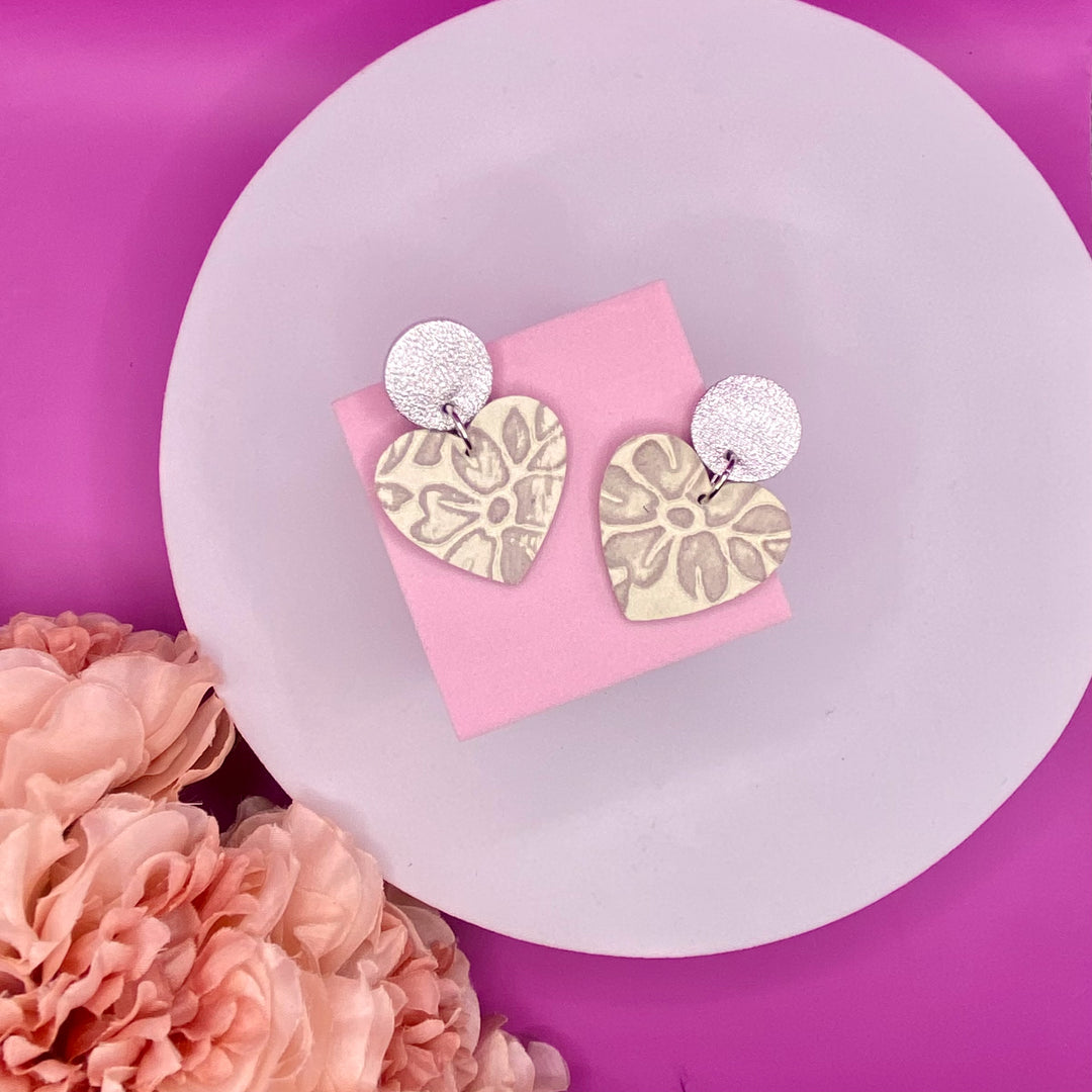 Boucles d'oreilles en cuir coeur blanc